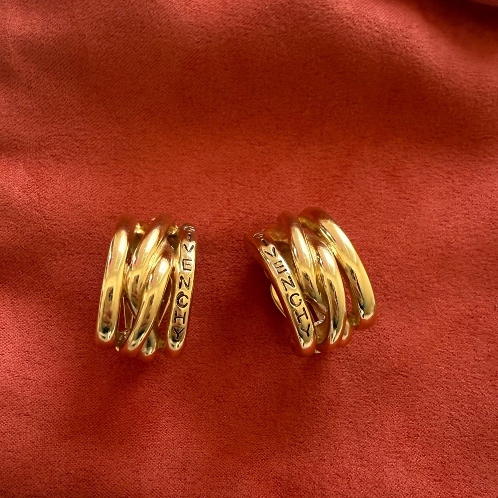 Givenchy clip on gold earrings - Picture 8 of 8